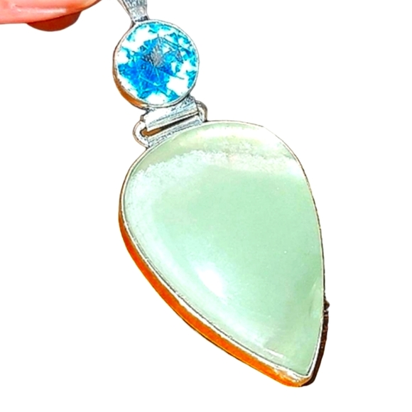 💧Blue Topaz Tear Drop with African Vasonite Gemstone Pendant - Picture 3 of 3